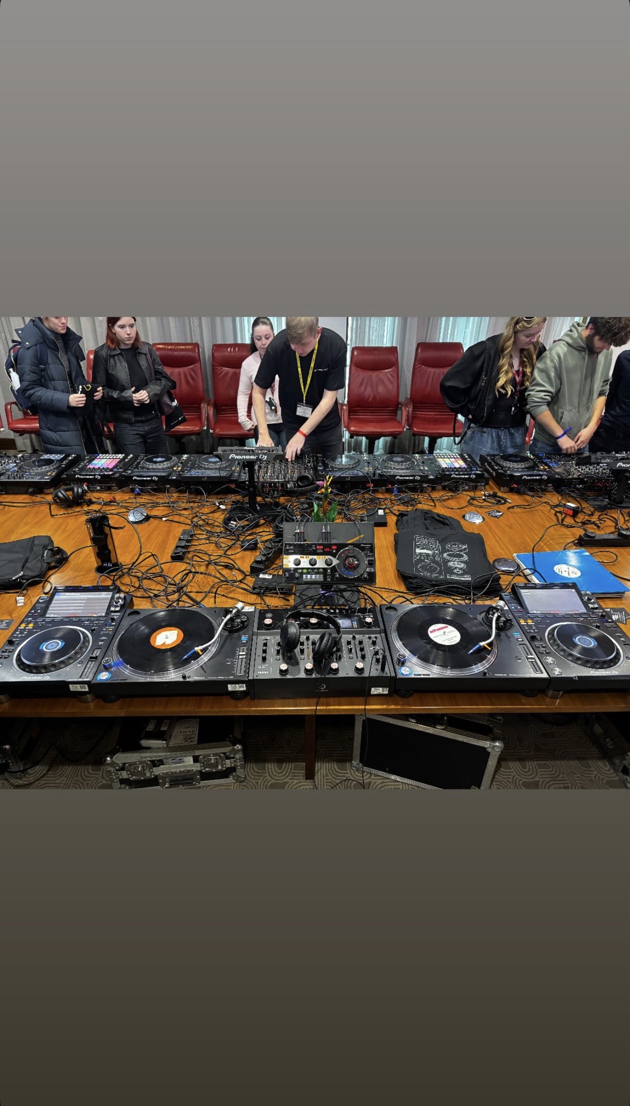 DJ workshop participants